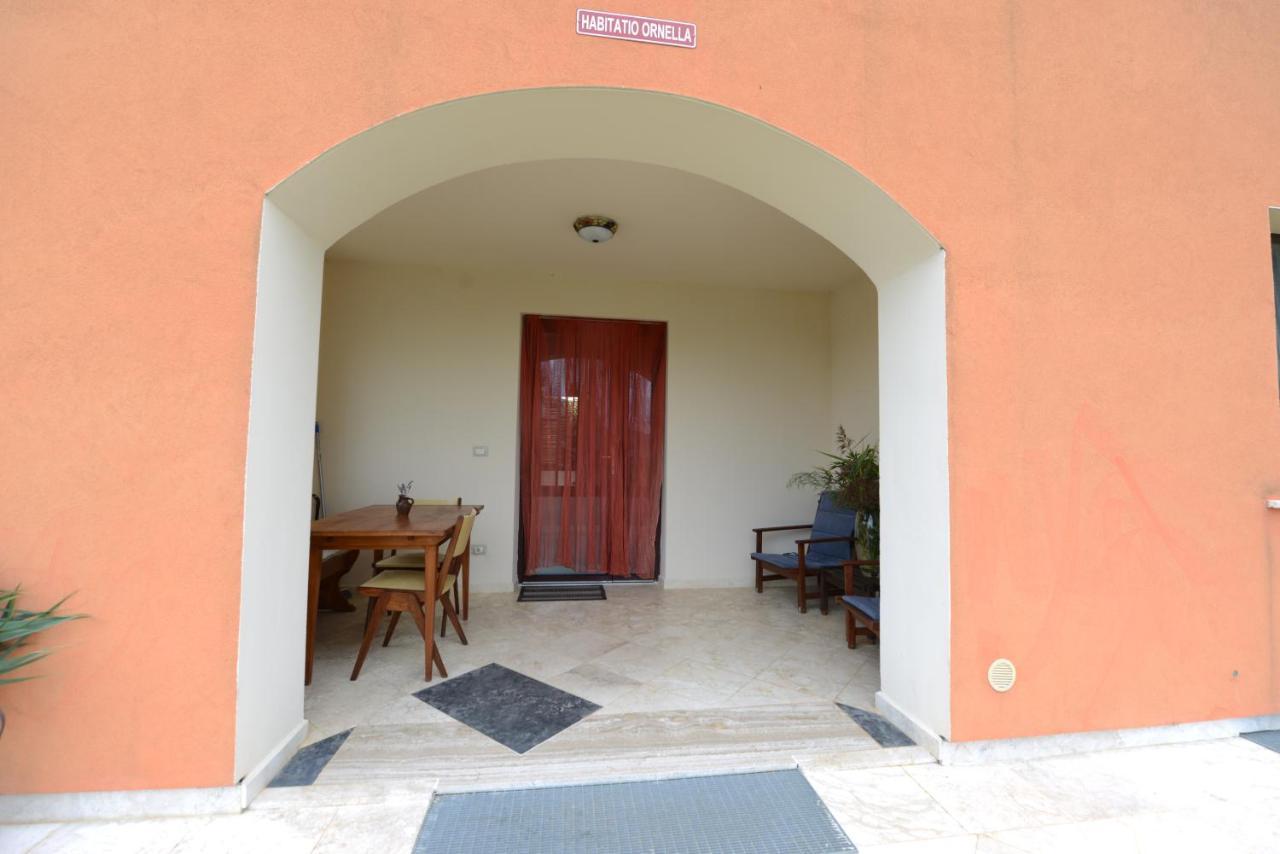 Gasthaus Casa Daniele Canino Exterior foto